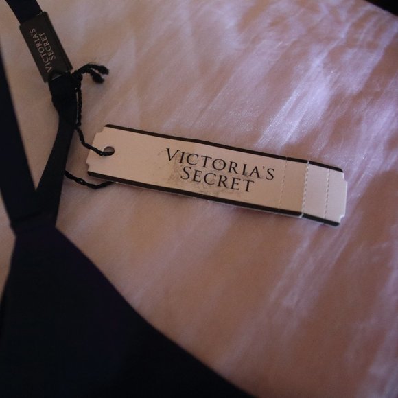 NWT VS BRALETTE(XS/XP) - Picture 3 of 7